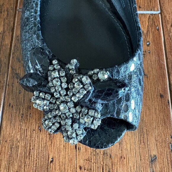 Vera Wang Lavender Label Sling-back Flats. Size 8. Black. - Picture 2 of 5